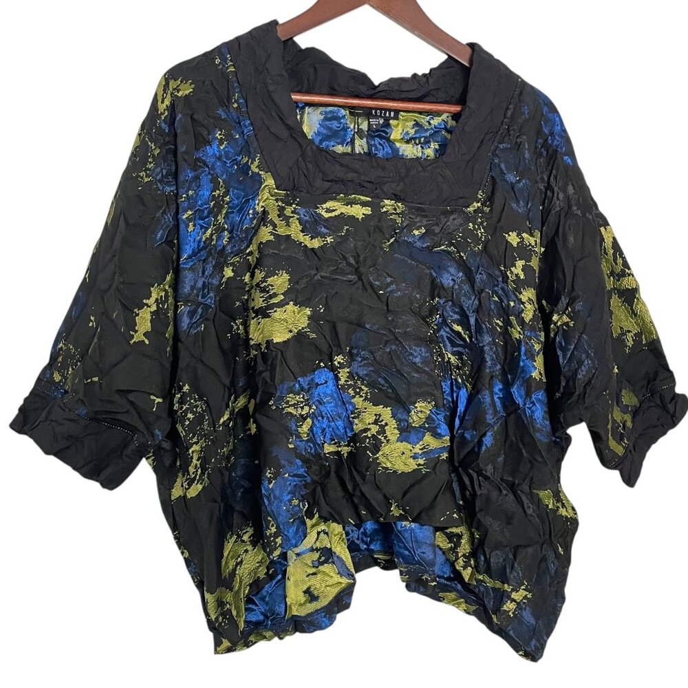 Printed Crinkle Scoop Neck Top in Black, Blue & Olive